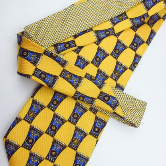 GORGEOUS Gianni Versace Blue Cups With Medusa Head on Yellow Silk Tie Italy 3.75 - Picture 5 of 5